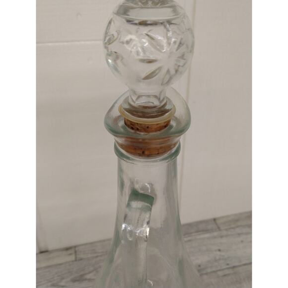 Vintage Decanter with Stopper 12" Tall Clear Cut Glass Retro 70s Star Burst (F8) - Picture 7 of 13